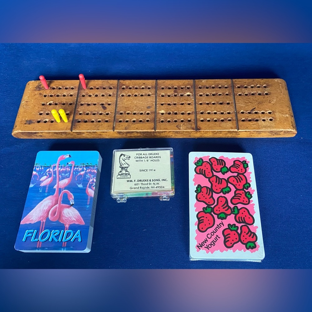 Horn McCrillis Cribbage Wood Board, No.C-17, Drueke Pegs, 2 Factory Sealed Decks
